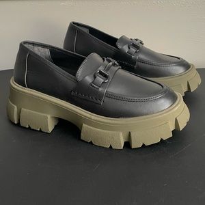 Steve Madden Women's Trifecta Loafer Black Olive Green Women’s  7.5